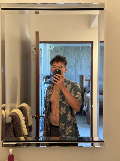 on vacation for the next 4 days https://t.co/vY2MAx2wMk