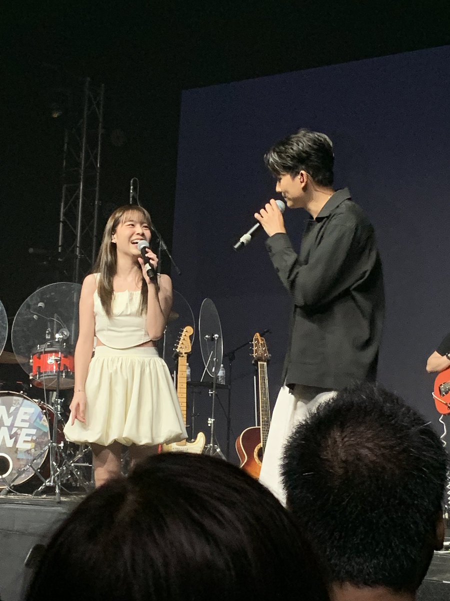 น้องเหมย💛 <a href="/maiysupitcha/">Maiysupitcha</a> ONEONE ‘THE F1RST CONCERT’ - Have a Nice Day <a href="/OneOne_Band/">OneOne​Band​</a> #OneOneBand #OneOneTheF1rstConcert
#BoxxMusic #OKD #MuzikMove #SinghaCorporation