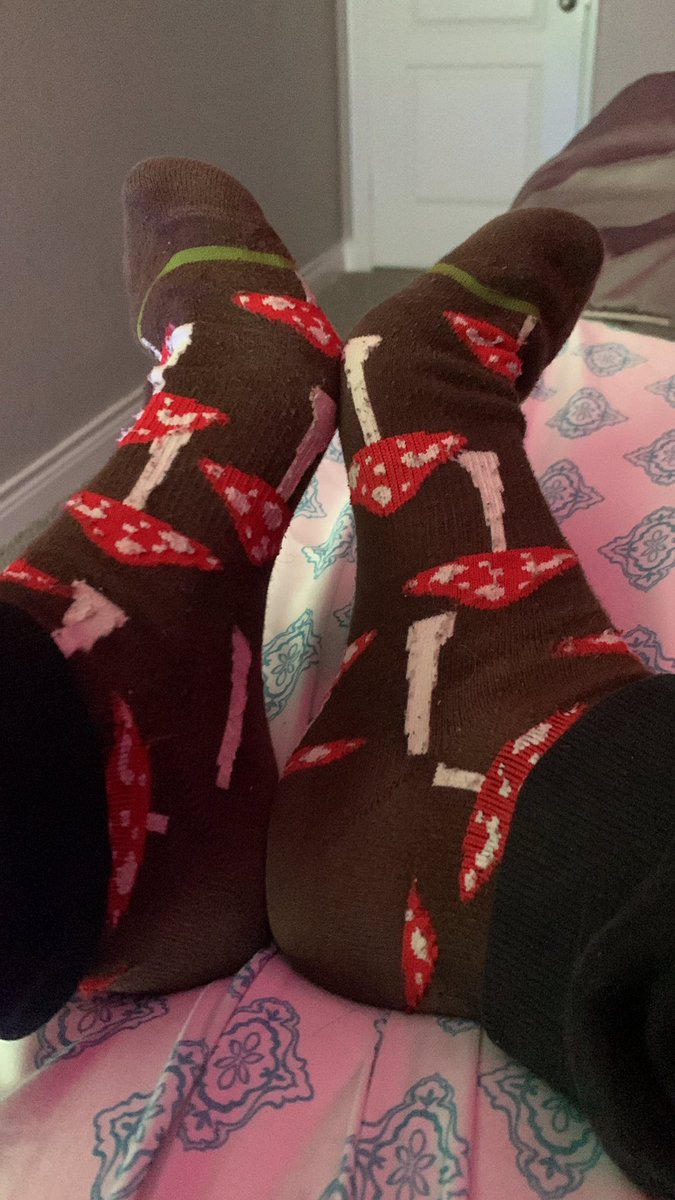 MasterJames80's tweet image. #FeetFridays #feetworshi̇p #feetman #feet #findomfeet #findomgod #feetfinder