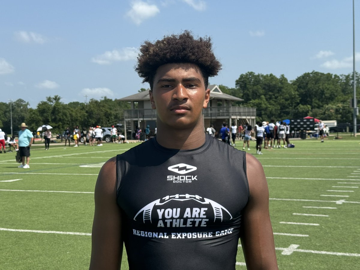 2026 Palm Beach Central (FL) LB Antoine Sharp really got my eye at the @youareathlete camp today. 6’2 220 and looked really good throughout drills and 1v1’s. Holds 11 offers to date but should see that number increase after this summer.