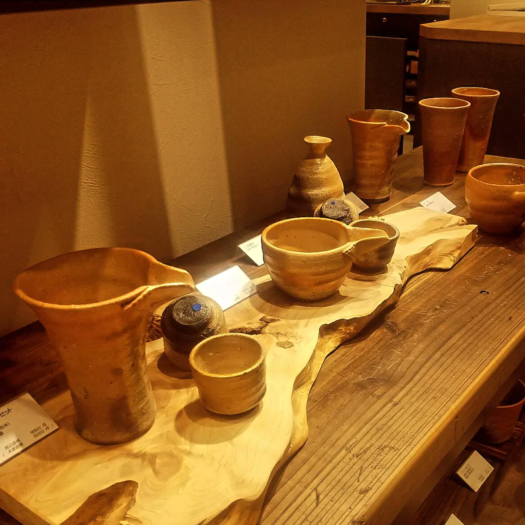 itsukikoubou's tweet photo. 5月26日、神戸阪急様の5階うつわプラス内にて出展5日目です。
#陶器 #陶器好き #食器 #食器好き #木工 #手作り #時計 #木の時計 #犬の時計 #ceramics #pottery #tableware #woodworking #woodwork #woodworkcraft #japan #兵庫県 #神戸市 #神戸阪急 #うつわプラス #樹工房 #itsukikoubou https://t.co/Ow6Nfo7NUG