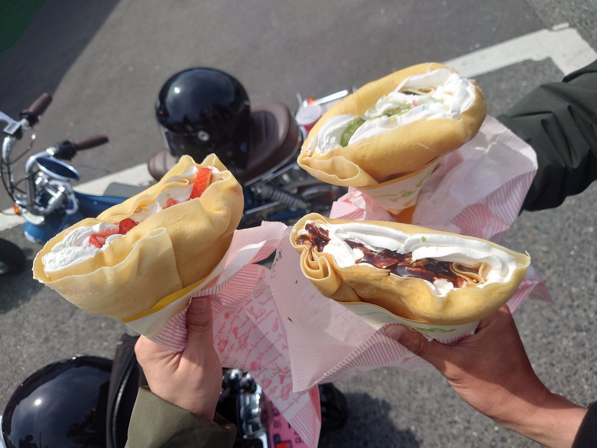 SevenMosoky's tweet photo. おばけクレープで今日を終わらせにきた
 #ビーパス年輪 https://t.co/c7GqLLMQXR