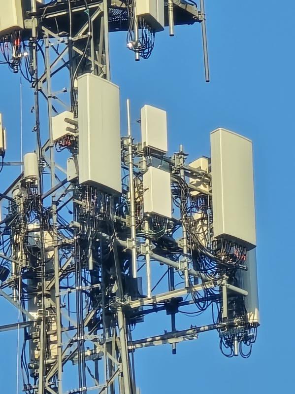 KnoxtechHQ's tweet image. AT&amp;amp;T UPDATE: They have finally added DOD and Cband to my home tower. The speeds however are terrible right now, they still need to optimize the site, the range is outright terrible. This tower was built by Cingular wireless back in the day. @Techlife32 @jakepimental99 @Terrell352