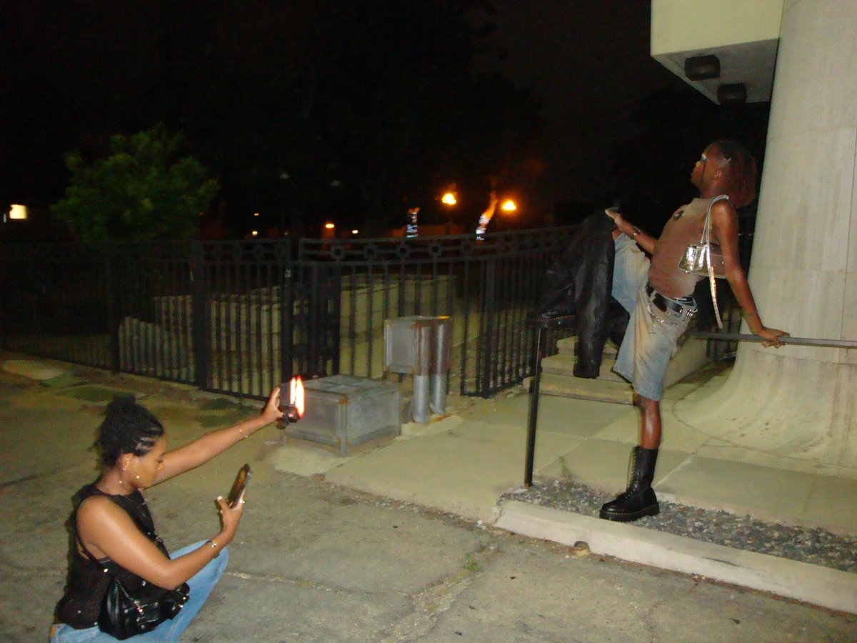 lonzoswrld's tweet image. FTCU #FreeNicki 😭