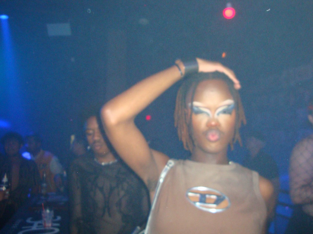 lonzoswrld's tweet image. FTCU #FreeNicki 😭