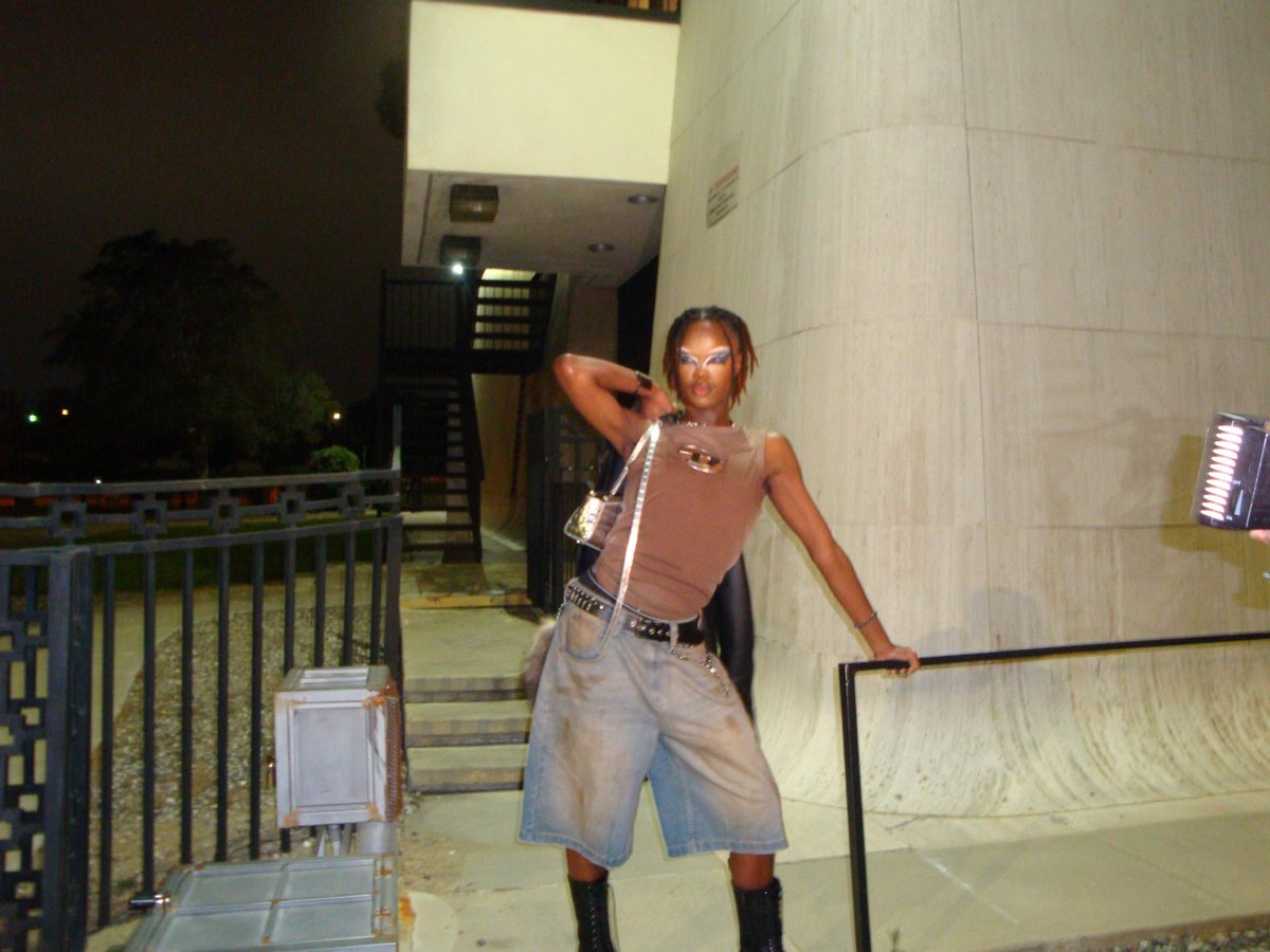 lonzoswrld's tweet image. FTCU #FreeNicki 😭