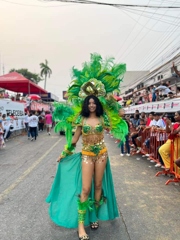 #NOTICIAS -🚨 LO ÚLTIMO 🚨🥳
Imagenes desde La Ceiba, Atlántida, donde se celebra este sábado el Gran Carnaval Internacional de la Amistad.
#NoticiasRosales