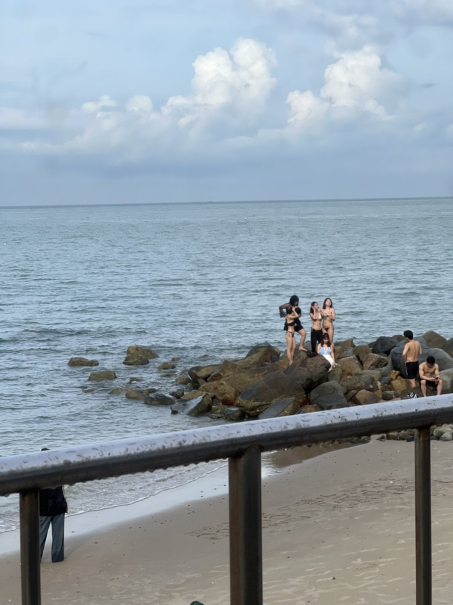 ShunLVD's tweet photo. Hôm nay Vũng Tàu nhiều Vitamin Sea quá
Biển rất To và nhiều Nước https://t.co/mLMrdzkPda