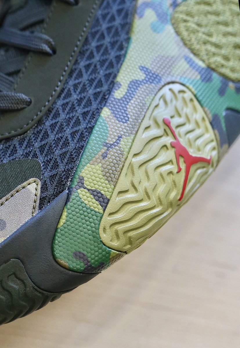 Jayson Tatum is wearing @Aerial_Powers23’s PEs of the Jordan Tatum 2 tonight — inspired by her dad Juan, who served in the military as a Sergeant.

“For Dad” on the laces.