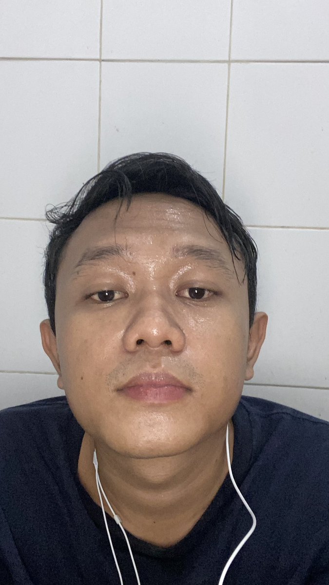 faizdrrr's tweet photo. Anjir malah kebelet berak, untung ada toilet indomart 🤓🤓 https://t.co/6grSf6xcNP