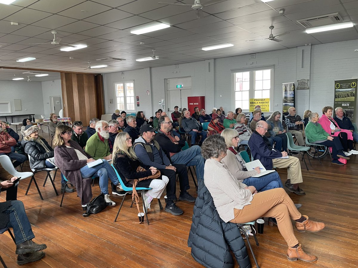 simplebutgood's tweet photo. At Rylstone, listening to @Elaine_EnvLaw speaking on land access arrangements in the context of Bowdens Silver project at Lue.
Great roll up!

@MaureenBoller https://t.co/Fh2H3GUHZk