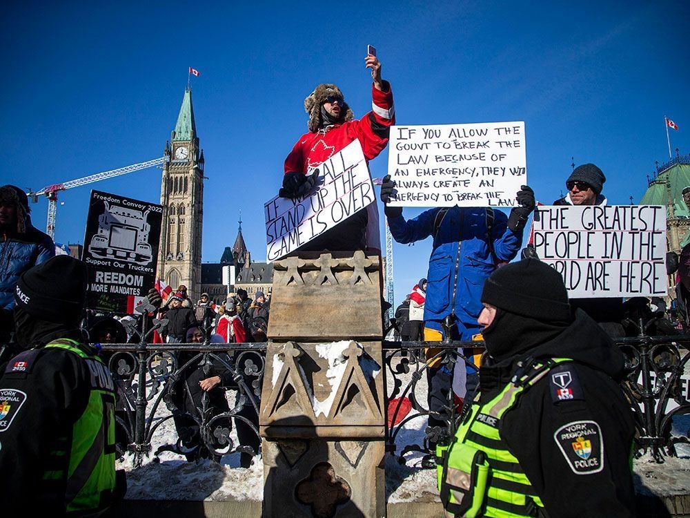 Ottawa police officers ignored 'public disorder' of convoy protesters in February, chief's report finds ottawasun.com/news/local-new…