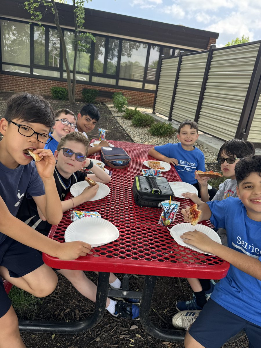 mrscorey19's tweet photo. Our final SOS Club gathering of the year was a pizza lunch thanks to @1610captain who funded our 🍕… we are so grateful for your support! 
@gretchenkoz @MrsBoschatGrove https://t.co/KNuEQi53uG