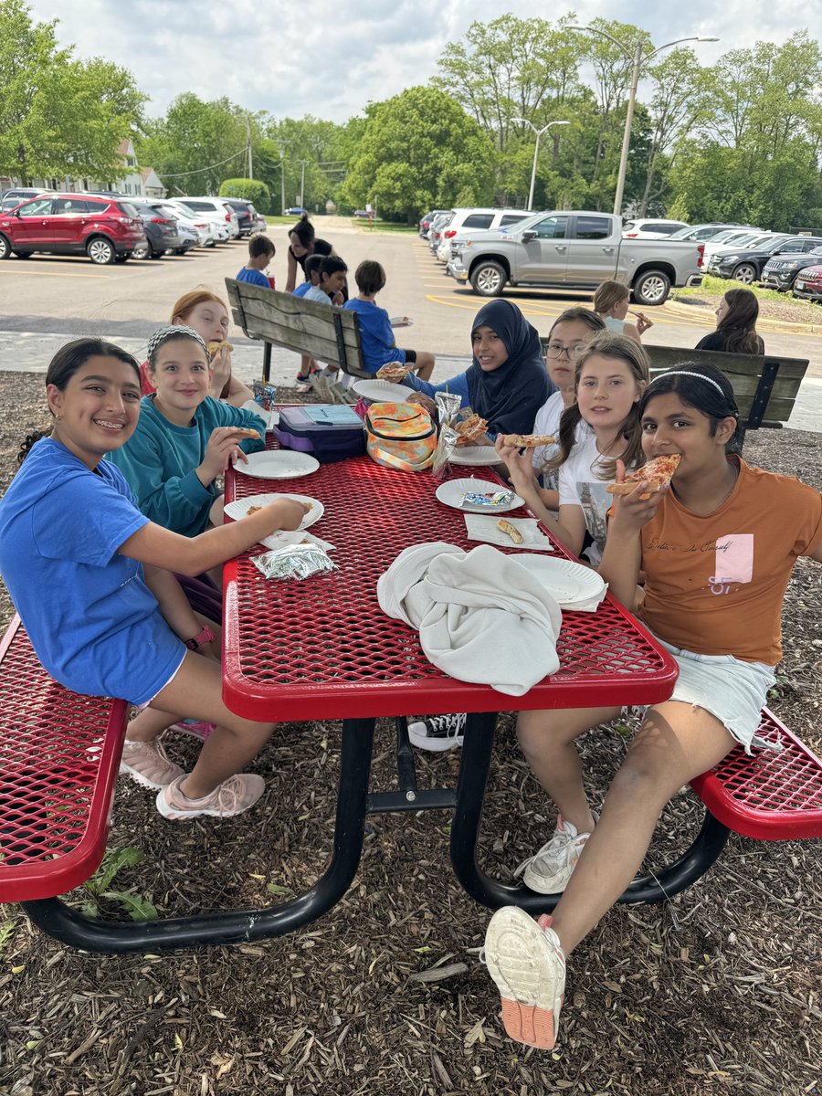 mrscorey19's tweet photo. Our final SOS Club gathering of the year was a pizza lunch thanks to @1610captain who funded our 🍕… we are so grateful for your support! 
@gretchenkoz @MrsBoschatGrove https://t.co/KNuEQi53uG