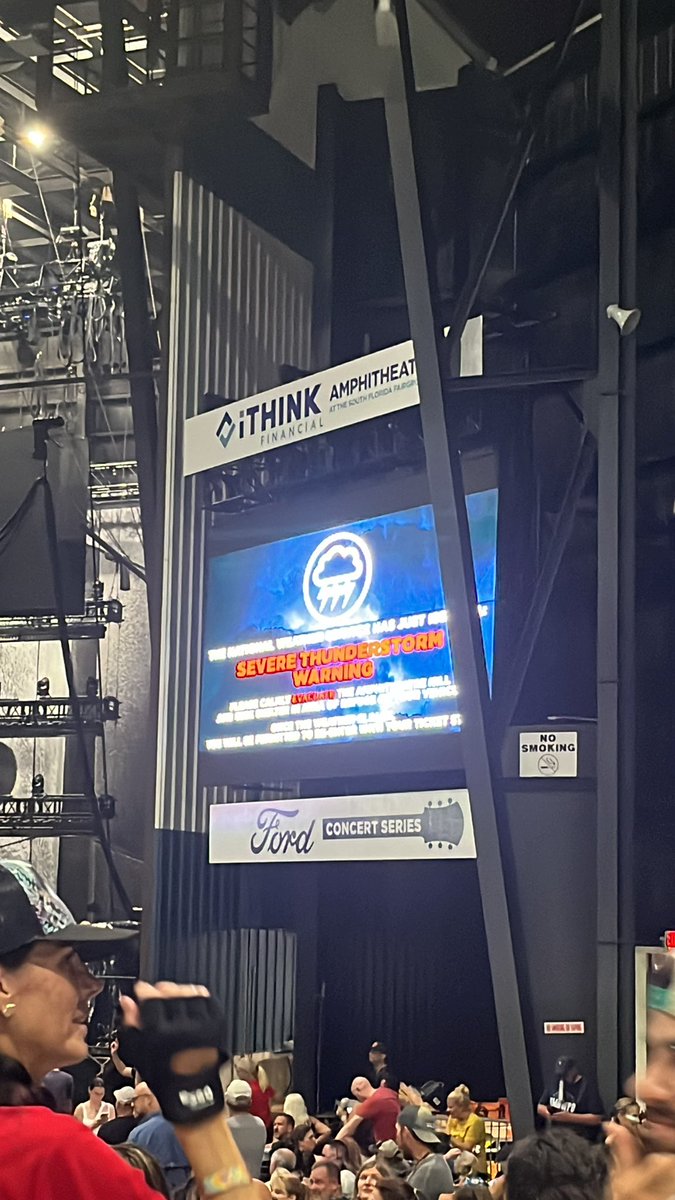 Nooooooo please come back for a few more 😭😭😭<a href="/davematthewsbnd/">Dave Matthews Band</a> <a href="/DMBGorgeCrew/">DMB Gorge Crew</a>