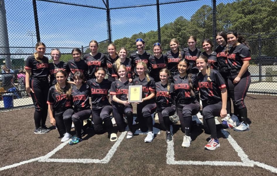 Congrats to Sachem East on winning a Class AAA Section XI Softball Championship! 🥎