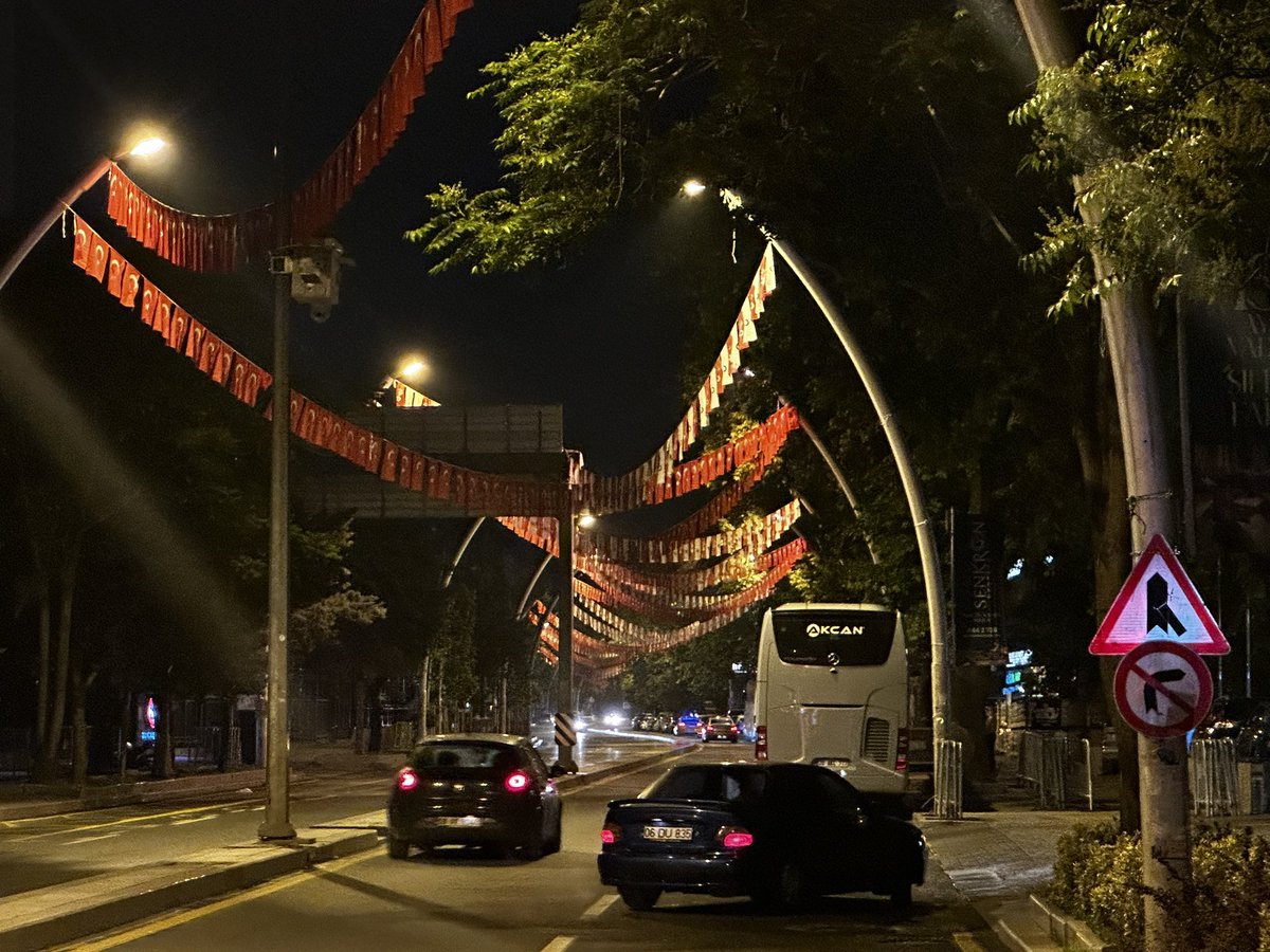 chpyenigenc's tweet photo. Tandoğan Meydanı bayraklama çalışmamız tamamlandı.✅ https://t.co/ac80bLt0Di