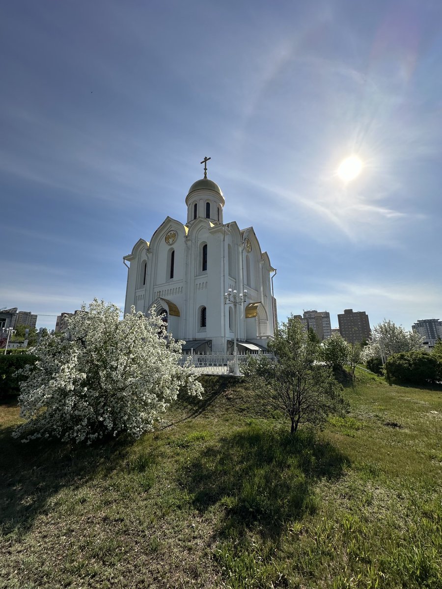 Happy and Blessed Sunday dear brothers & sisters 🙏 (The Holy Trinity Church. Mongolian: Гэгээн Троицкийн сүм, also called Trinity Church is the only Russian Orthodox church in #Ulaanbaatar, capital of #Mongolia, located on Zhukova street, 55 - a, in Bayanzurkh District).