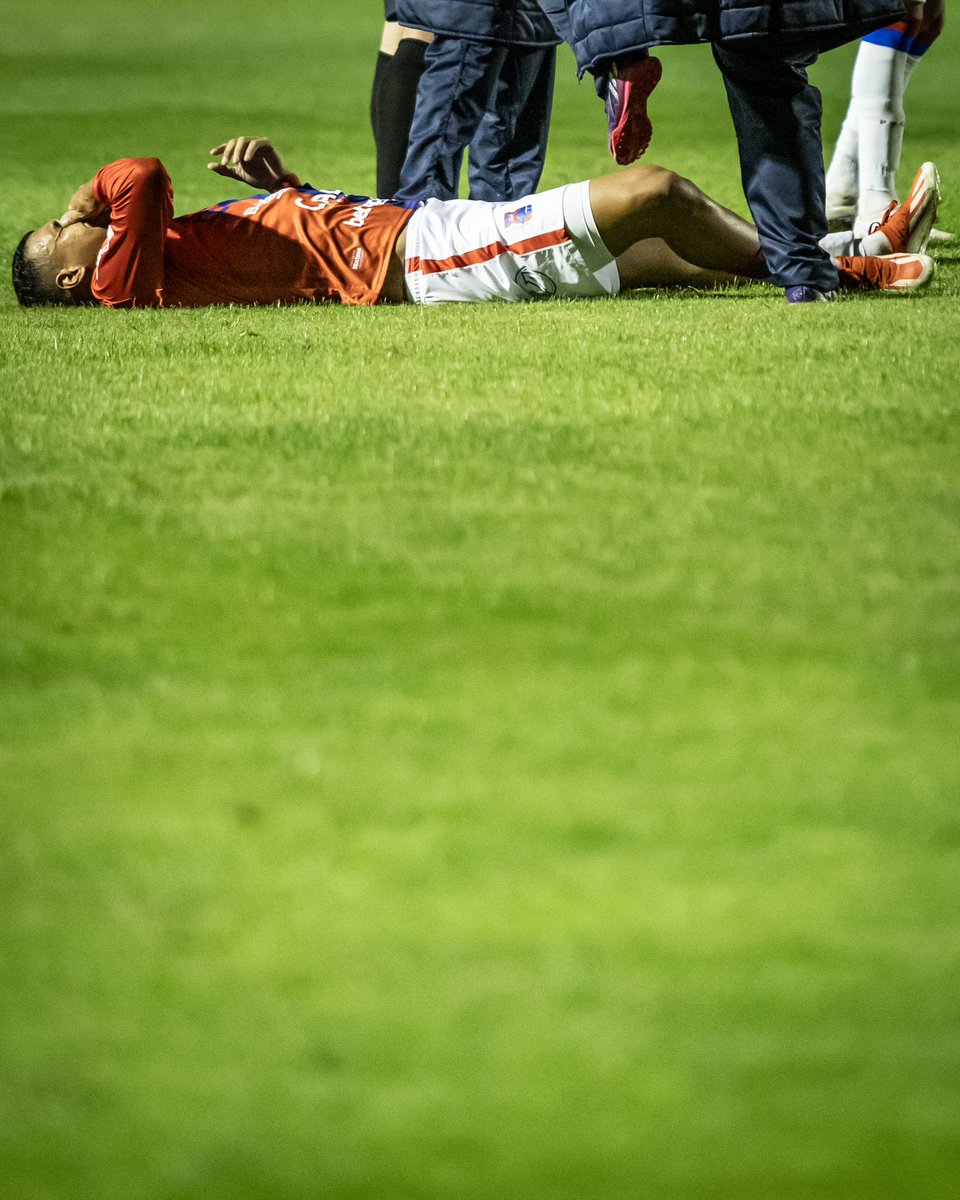 Longe de ser uma bela apresentação, mas futebol as vezes é assim. Feliz pela vitória e devemos sim, valorizar os 3 pontos! PRa cima, buscando evoluir. 🙏🏾🫀⚡️❤️💙
 (Sobre a lesão: obrigado a todos pela preocupação, irei fazer exame pra saber a gravidade e logo estou de volta)