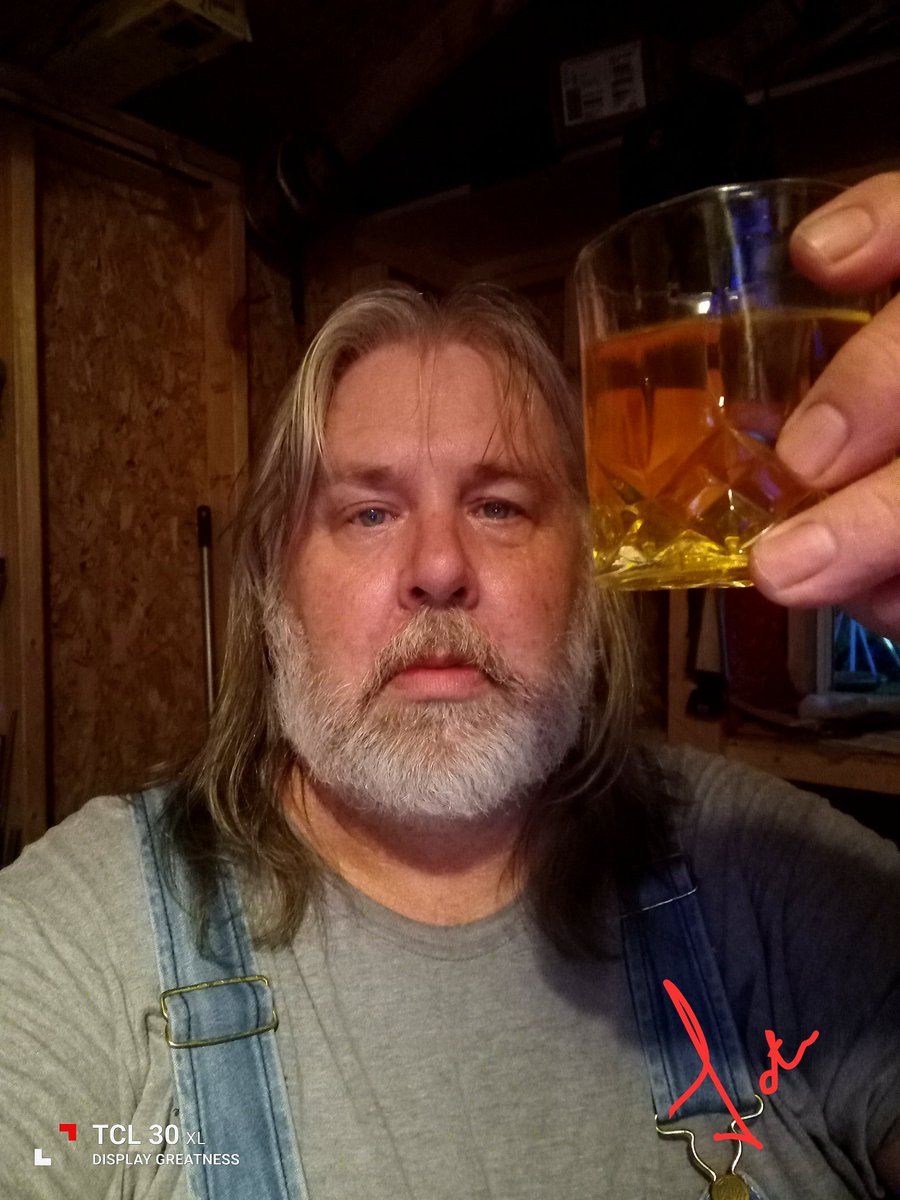 Cheers!.. to all those who answered the call and gave all! 👊🍻🥃🇺🇸 #GoneButNotForgotten #SomeGaveAll 🙏 #RememberOurVets
