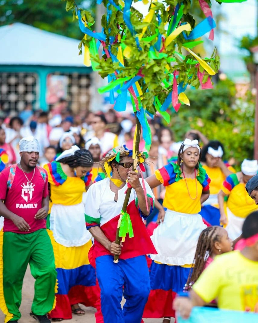 visitnicaragua's tweet photo. Tradicional Carnaval de Mayo Ya en Bluefields 🎊 💃🏝
#VisitNicaragua
#Bluefields
#PaloDeMayo
#Nicaragua https://t.co/rdJ0kUHNNW