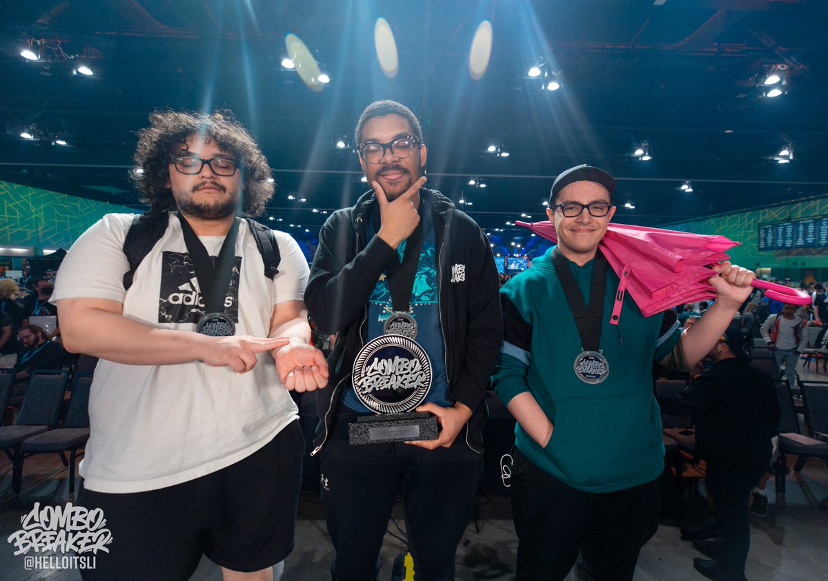 Congratulations to Top 8 of the @Skullgirls World Championship at #CB2024. 🏆 @SonicFox 🥈 @dekillsage 🥉 @bl1pDOTavi 🏅 @merahreedd 🏅 @vendingxd 🏅 @swiftfox_dash 🏅 @R0dserra 🏅 @Naminorion88 📸 @HelloItsLi