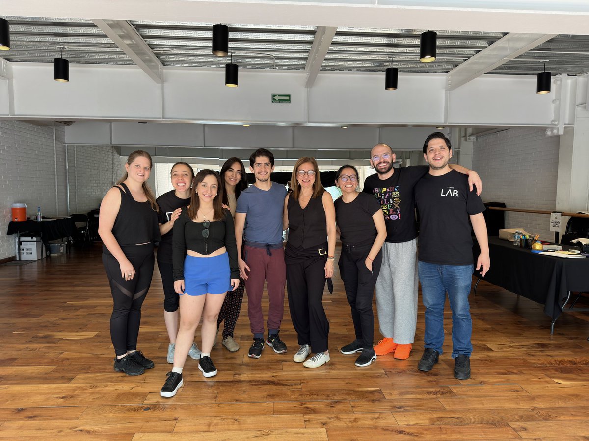 Hoy en el laboratorio de audiciones tuvimos de invitada a la productora Julieta González y pudimos platicar de todo lo que implica conformar a un elenco desde la producción. Gracias <a href="/Jglzm1/">Jglzm</a> por compartir tu experiencia con nosotros.