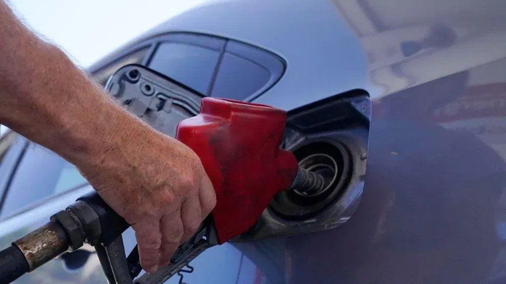 Motorists experience vehicle issues after purchasing fuel at 'That Damn Store': tinyurl.com/app