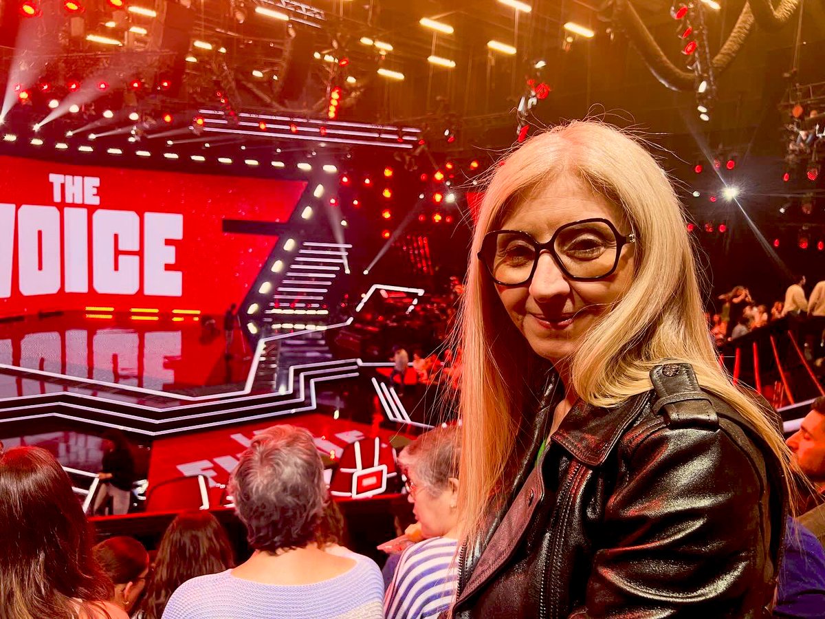 MaunaTraikia's tweet photo. #thevoice 2 talents #plainecommune finalistes @thevoice #epinay #gabriel et #saintdenis #shanys 👏👏 Production Techniciens Accueil Organisation Sécurité Talents @Zazieonline @mikasounds @VianneyMusique @Sopranopsy4 @LFabianOfficial 👏@nikosaliagas @TF1 👏@ampvisualtv https://t.co/AoYxUIMou4