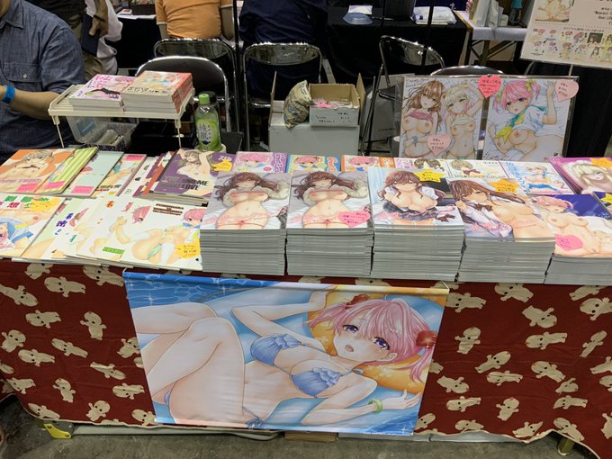 設営完了しました!
今日は新刊と色紙があるのでぜひぜひ遊びにきてくださいね☺️ 