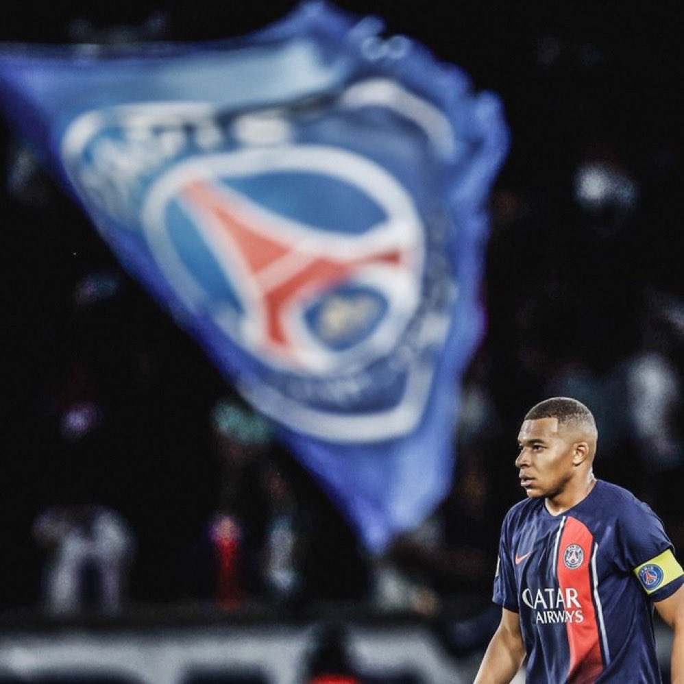 7 saisons.
308 matchs.
256 buts.
96 passes décisives.
Impliqué sur 352 buts en 308 matchs. 
15 trophées. 

Une arrivée à 18 ans. Tu m’auras procuré de la joie, de la déception, de la frustration, de la folie, des regrets mais surtout de la passion. Je manque d’objectivité et