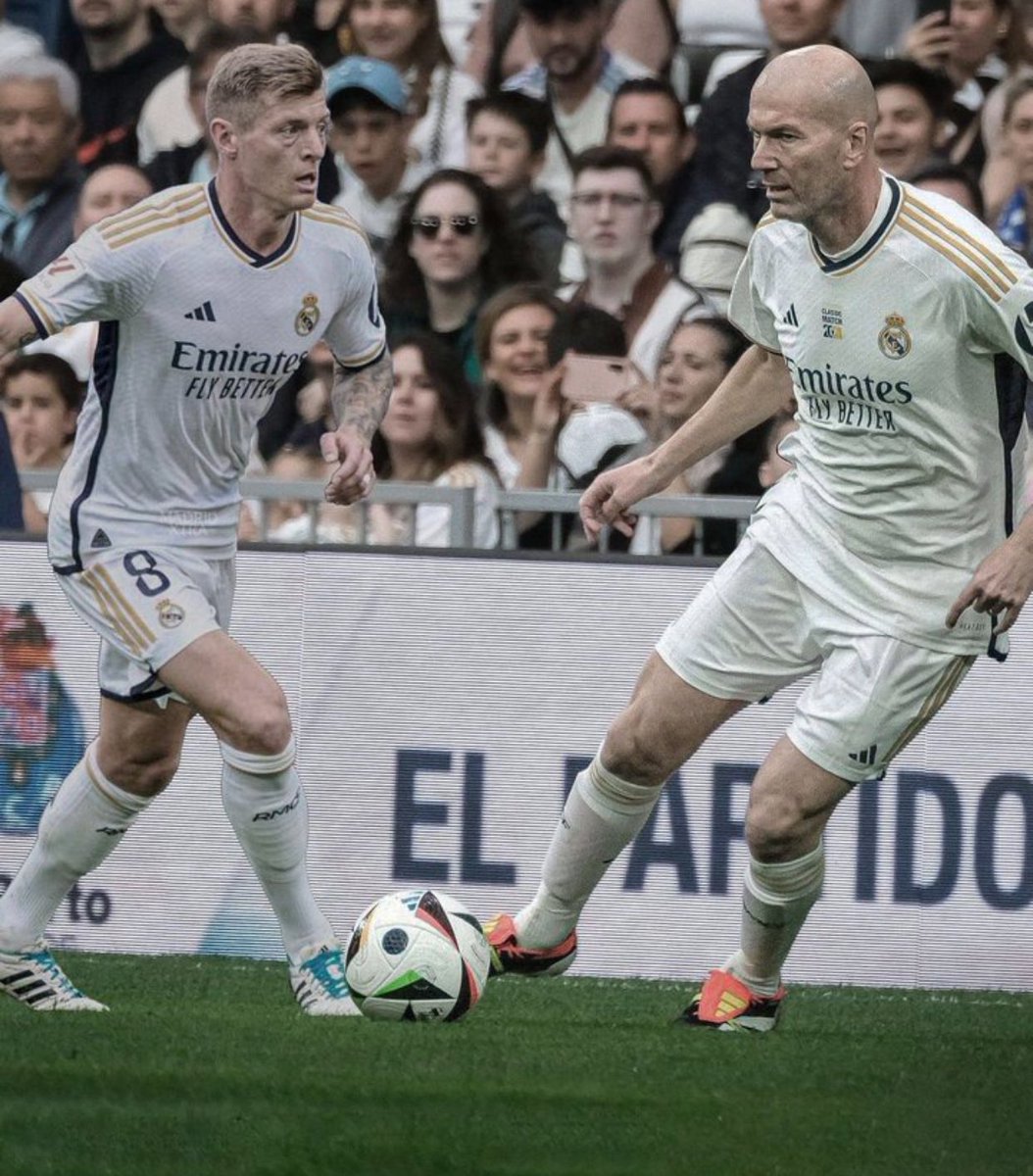 1uka10's tweet photo. كروس هو اول اسطورة يعتزل في ريال مدريد منذ اعتزال زيدان في 2006 ،
الجميع قال سنعتزل في ريال مدريد ولكن من اوفى بكلامه كان الاسطورة توني كروس🤍 https://t.co/OAlBjRl0GX