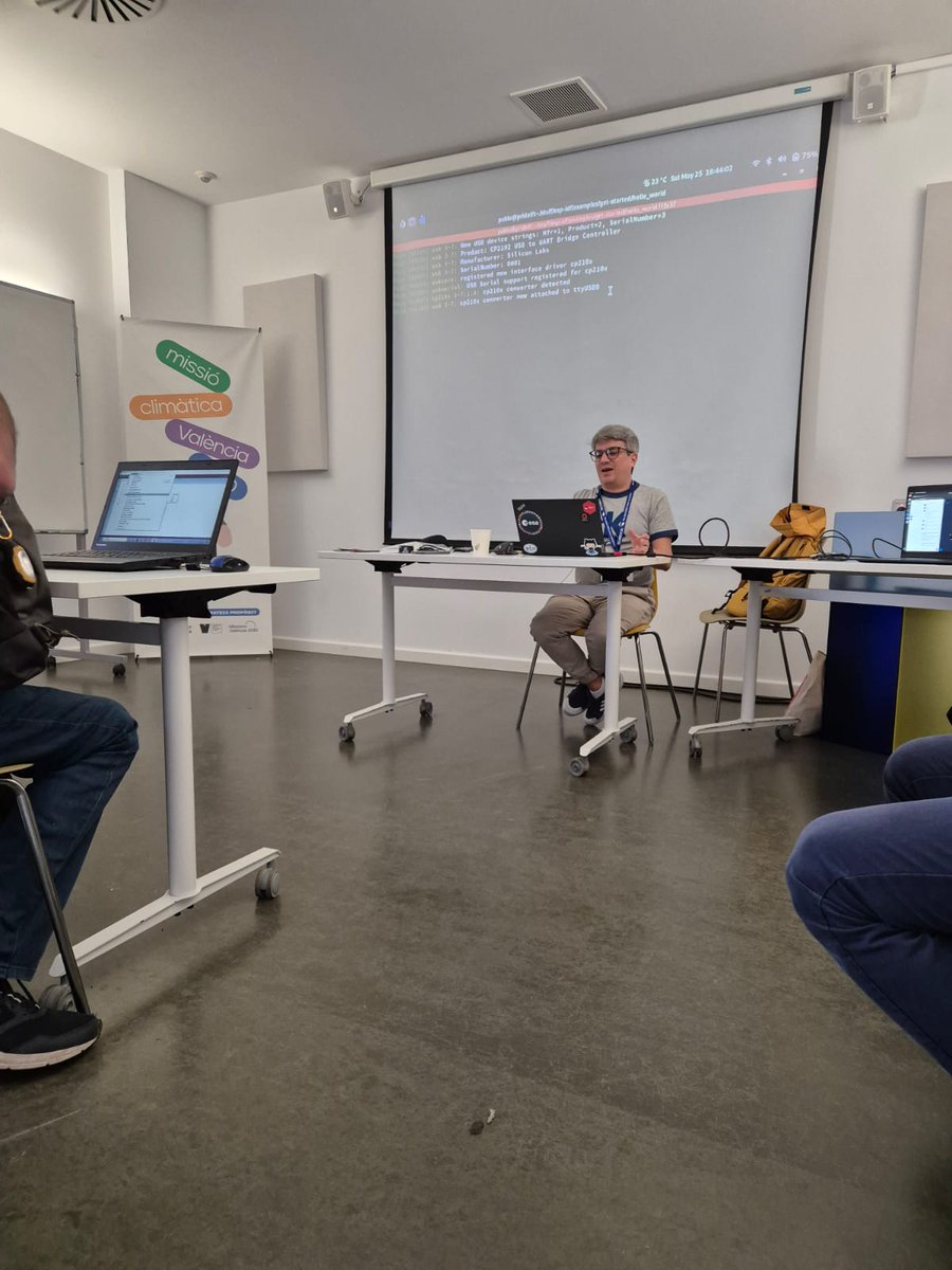Pablo🧉 (@pabloridolfi) on Twitter photo Hoy hablamos de #ESP32 en <a href="/esLibre_/">@eslibre@floss.social</a>, València. ¡Gracias por recibirnos! Hasta la próxima ☺️ Hoy hablamos de #ESP32 en <a href="/esLibre_/">@eslibre@floss.social</a>, València. ¡Gracias por recibirnos! Hasta la próxima ☺️