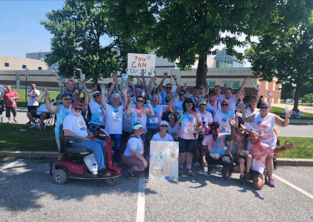 TDaven01's tweet image. Our Group today!! So proud of everyone!!! Run For God Graduation!!!! #RunForGod #YorkPA #WalkForGod #GodSquad16 #WeDidIt #ErinWalker #ColorRun #CentralHighSchool