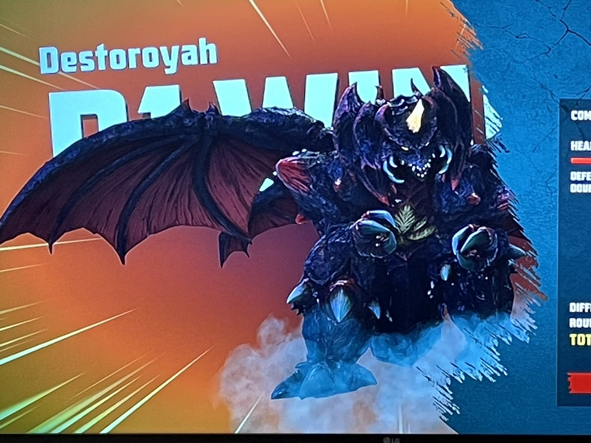#GigaBash #Destoroyah My best friend says, “He’s so cool!” I say, “He’s so scary! You can have him!” LOL! I will say that the pose he makes here is neat.