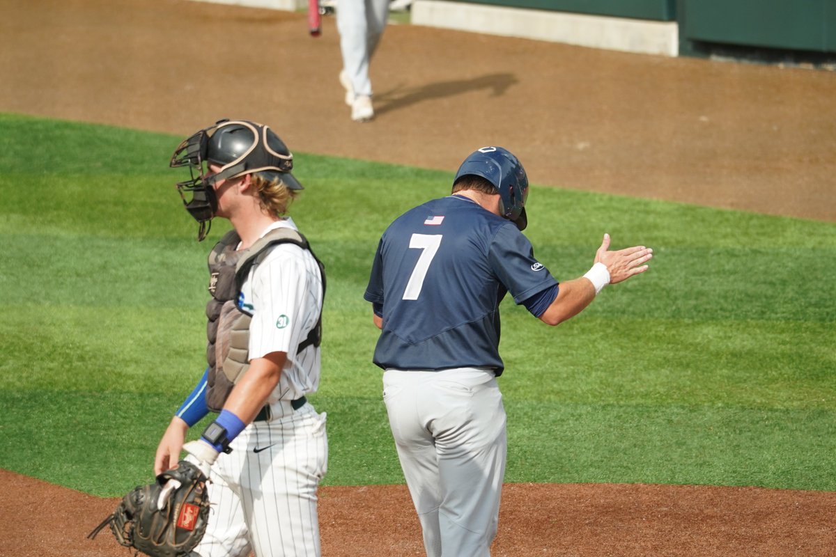 CatawbaIndians's tweet photo. Cooper Bryson knocks in Cole Hales to give @CatawbaBaseball a 3-0 lead over Georgia College. 

We head to the 7th! 

#BeYourOwnHero https://t.co/8ci0AkZ3bc