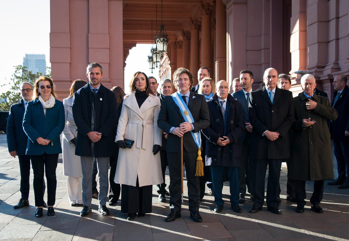 “ELLOS SON LOS ESCRIBAS”