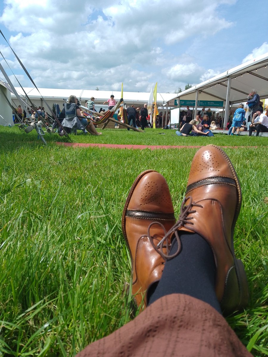 messy_table's tweet photo. Ah @hayfestival, that was a glorious Saturday.
 #lush #amreading #writersatwork https://t.co/6eV5bKC017