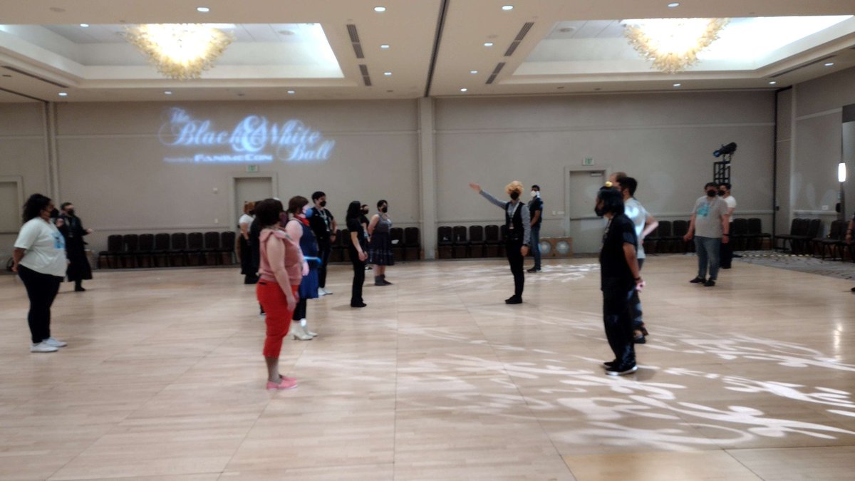 FanimeConBWBall's tweet image. Our instructors are trained in many different dance styles across ballroom, latin, swing, and more! They're thrilled to spread their joy and knowledge of dance to FanimeCon attendees.

We hope you're taking advantage of the ongoing classes all weekend - including private lessons!