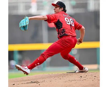 Beisbolpuro's tweet photo. TREVOR BAUER SE QUEDA

El estelar lanzador Trevor Bauer ha llegado a un acuerdo con la directiva de los @DiablosRojosMX para quedarse con el equipo el resto de la temporada de @LigaMexBeis.

Hasta el momento, Bauer es líder de la LMB en triunfos (5), efectividad (1.50) y ponches (62).

#LaCasaDelRey