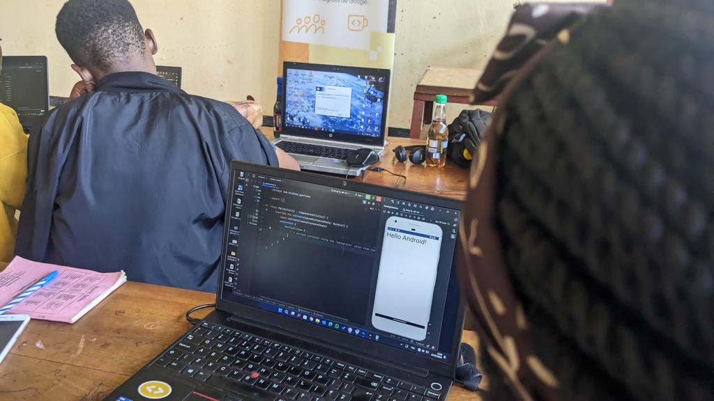 GdgKivu's tweet photo. #Workshop
Merci cher @louismusole1 pour cette belle session pratique sur le développement d'applications #Android 

Courage à toi et à toute l'équipe !

@Android @googledevs @GoogleDevExpert @googledevgroups

🎉💯 https://t.co/q89PH7P5xt