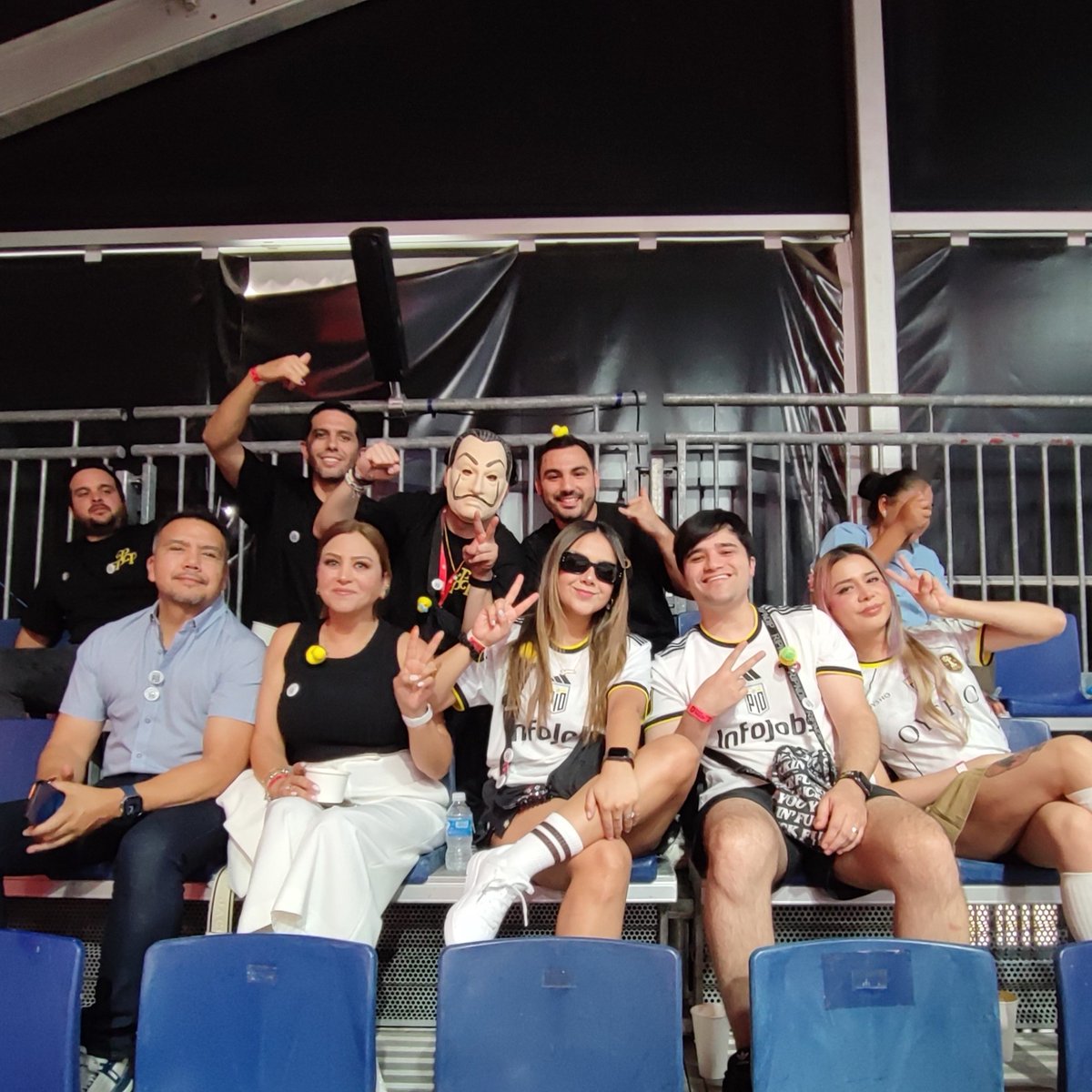 PIO_FC's tweet photo. 🤍🖤💛

#PioSomosInvencibles https://t.co/pKd7bOU2KY