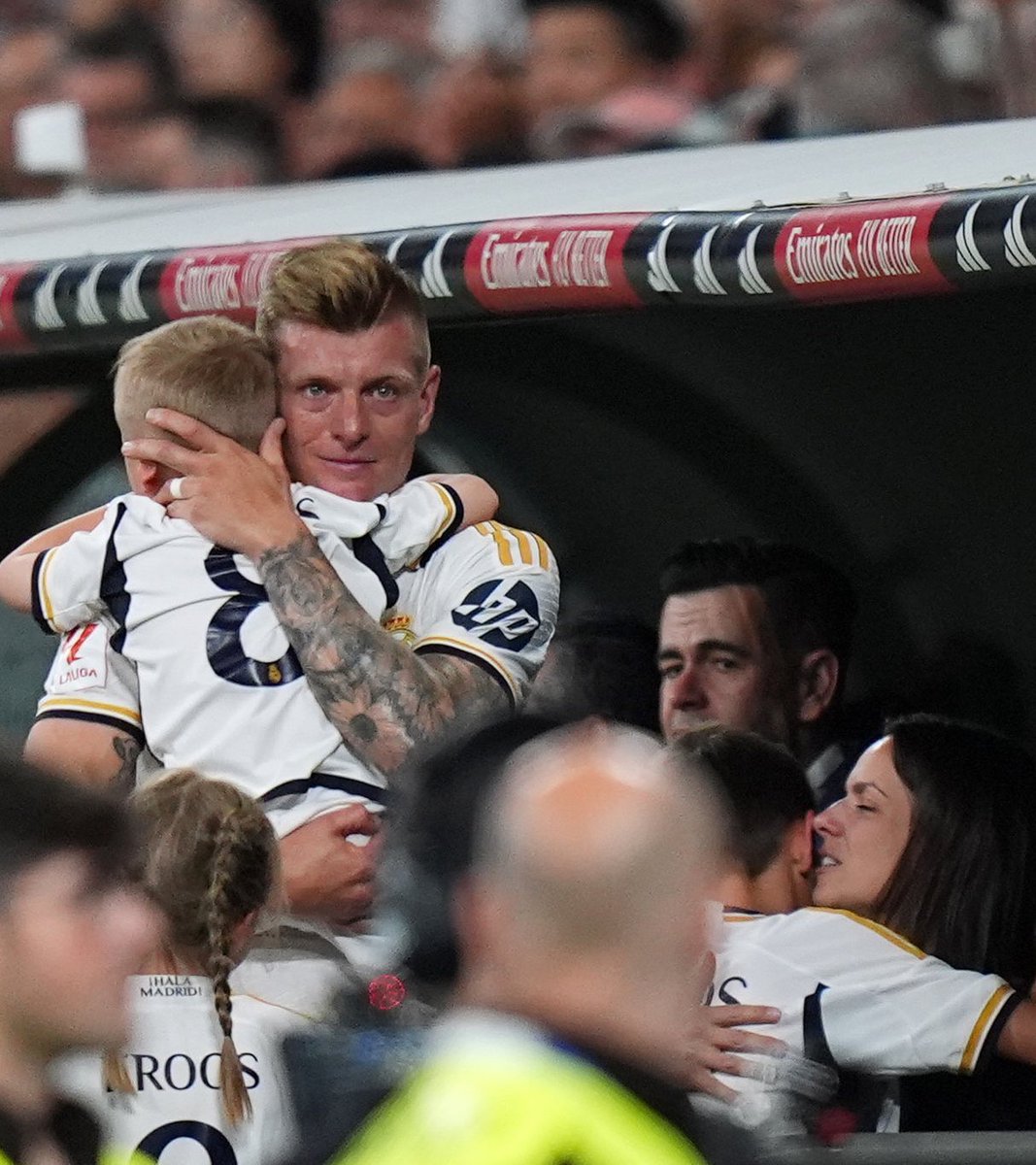 🤍🥺 Toni Kroos: “My kids’ reaction has literally destroyed me…”.

“I can only say: Real Madrid”.