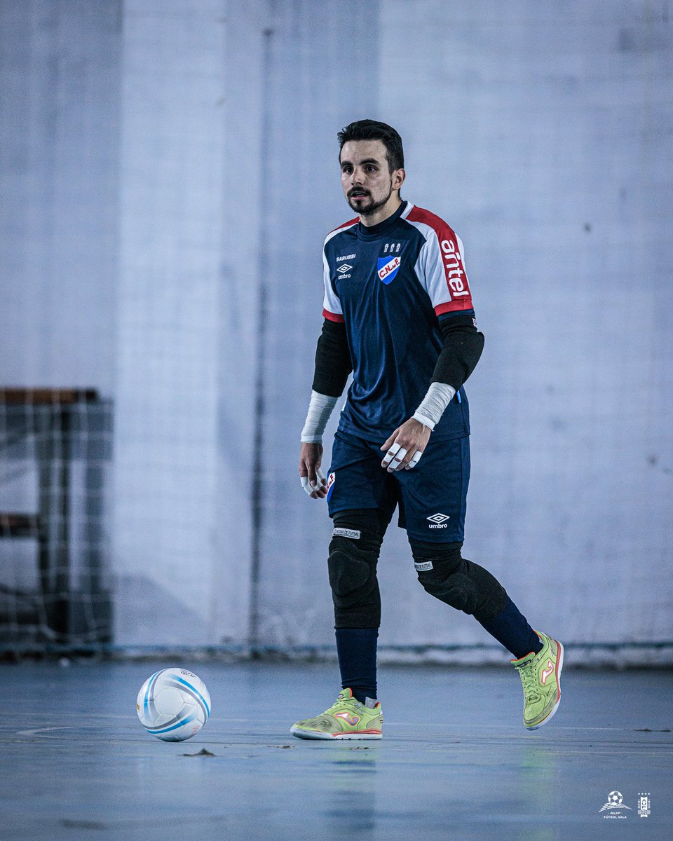 AUFfutbolsala's tweet photo. 🧤 𝐋𝐚𝐬 𝐦𝐚𝐧𝐨𝐬 𝐝𝐞𝐥 𝐛𝐨𝐥𝐬𝐨

El Tiki Gaitán.

#SalaUruguayo https://t.co/p2yWAN8inz