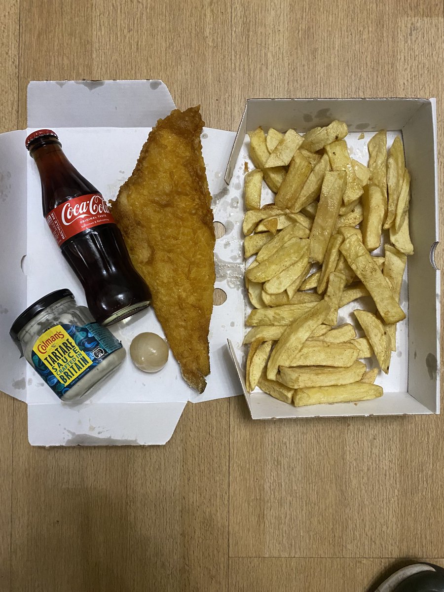 Folks it’s been a long week so staying in tonight for a Fish & Chip supper having>Med Cod & Chips £9.95 plus I had Fish Cake starter £2.10p to eat en-route home! How does my prices compare to yours for similar stuff?👇🤷‍♂️👍