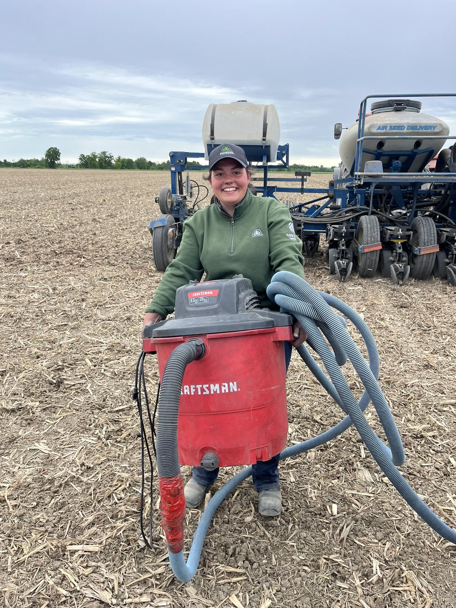 phhermans's tweet photo. Team work makes the dream work! Thanks @LucyMcNiven @dacres_cca and customers. Today’s 10 hour count -3 soybean plots, 3 corn plots, 3 seed treatment SXS, 1 replicated 30 vs 15 inch bean pop trial, a service call and a visit to Scoops dairy bar! Cha Ching ! #ontag #GetErDun #Fun https://t.co/d7NgP2tDgh