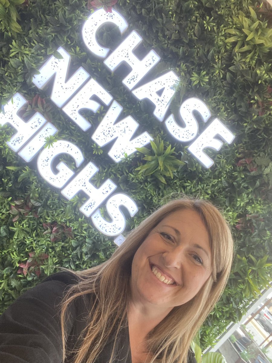 Lea Mitchell tweet media