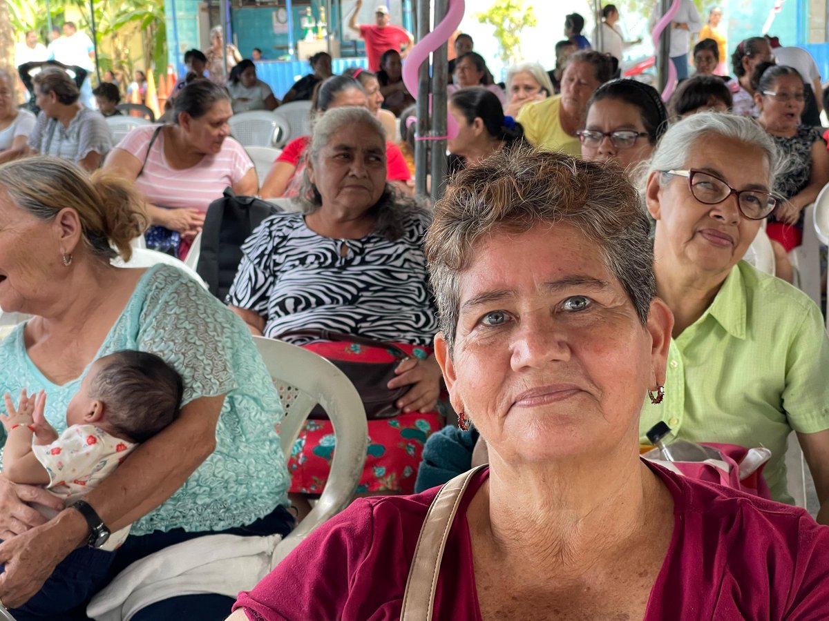 ComunitariosES's tweet photo. Porque las Madresitas Comunitarias 👸🏻se merecen ser festejadas a lo grande🎉 estamos a punto de iniciar esta fiesta🥳 https://t.co/syLcrUJCef