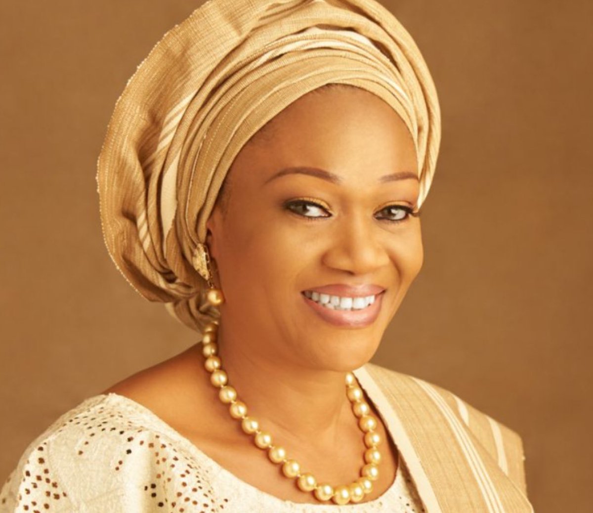 This is the First Lady of Nigeria, Remi Tinubu. Shes very successful, well educated, well spoken and beautiful. With a woman like this as First Lady, I’m certain the girls of Nigeria have excellent role models. Why Meghan Markle felt the need to publicly state that Nigerian girls