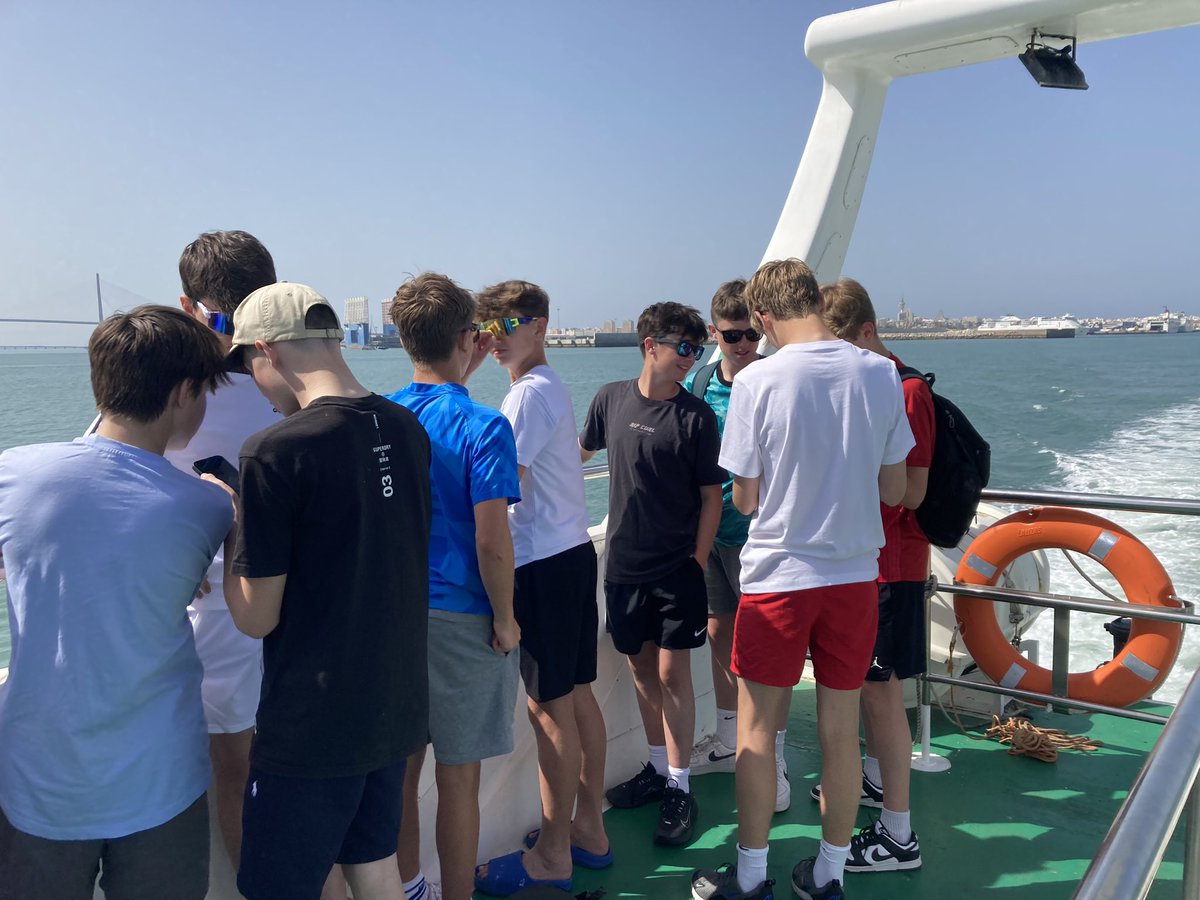 FelstedSpanish tweet media